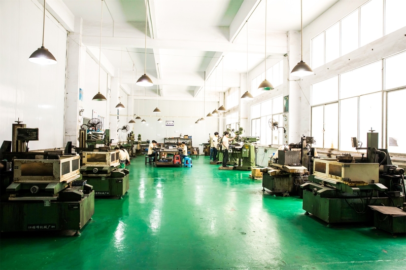 模具车间.jpg