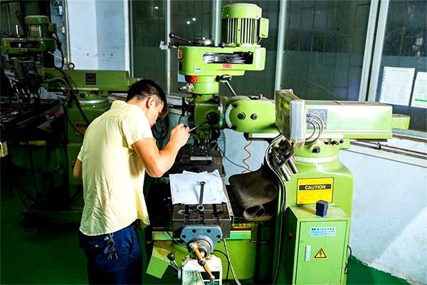 怎么保证精密冲压件的安全性？【锐硕五金】